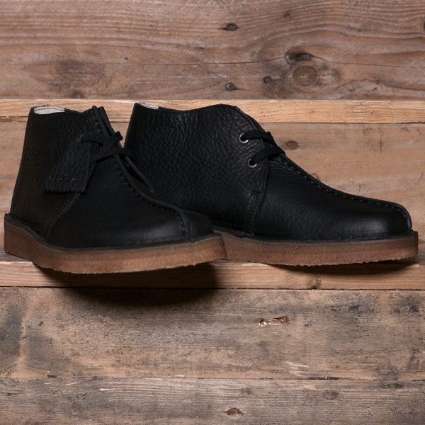 clarks desert trek hi black